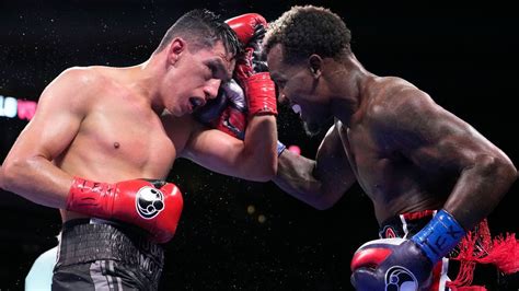 Charlo dominates Montiel to keep 160.
